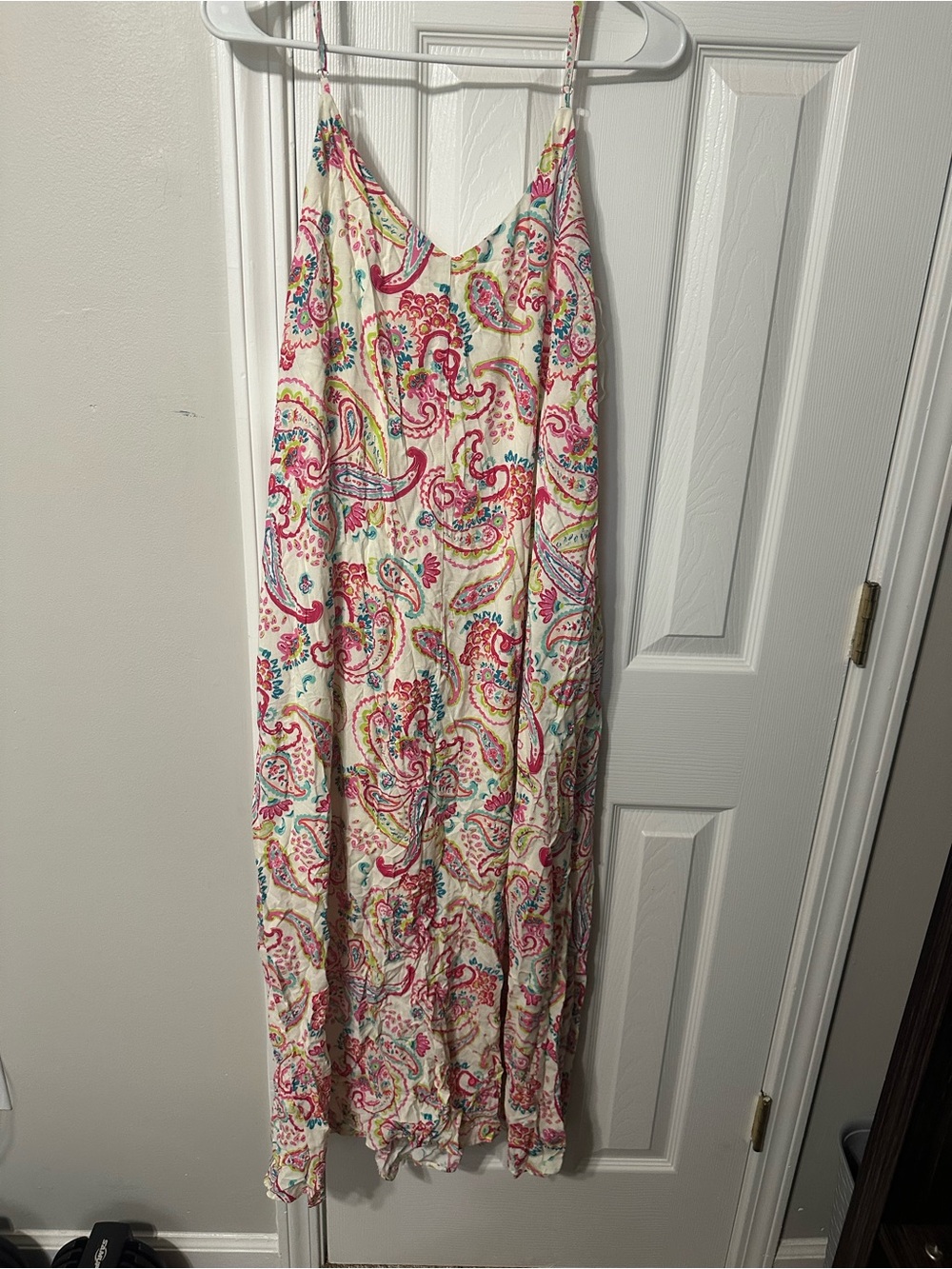 Sleeveless Paisley Maxi Dress in Cream and Pink - Picture 2 of 4